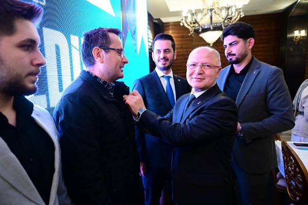 AK Parti Bursa’ya Rekor Yeni Üye Katılımı