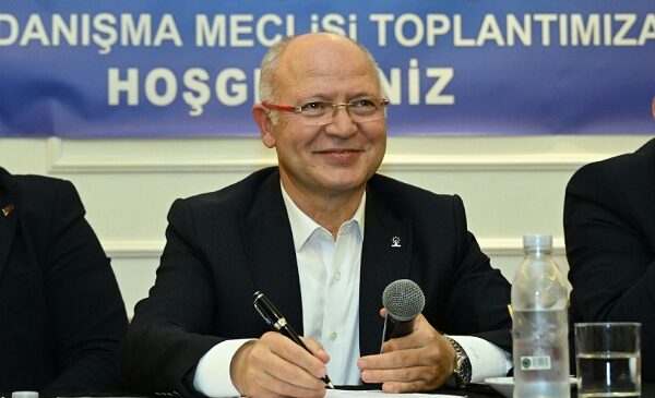 Bursa’da 800 yeni üye AK Parti’ye katıldı