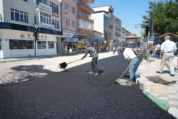 Yenişehir Caddeleri 5 Günde Sıcak Asfalt Kaplandı